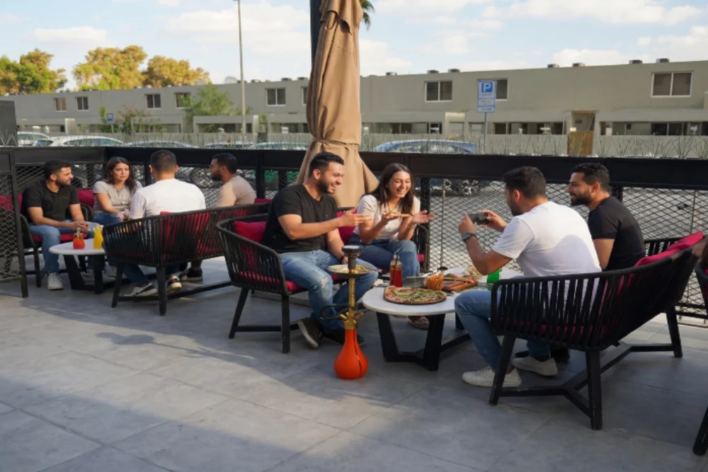 Shisha and dining in open space